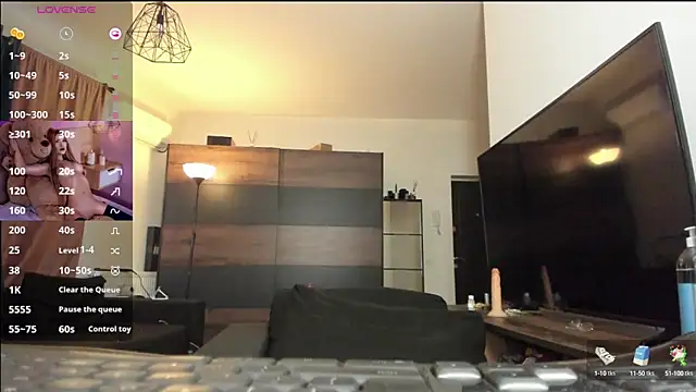 justchloex online show from 01-31-25, 12:07