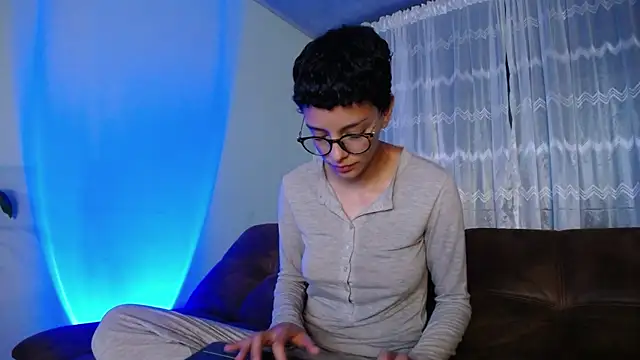 peyton golden1 online show from 03-19-25, 07:29