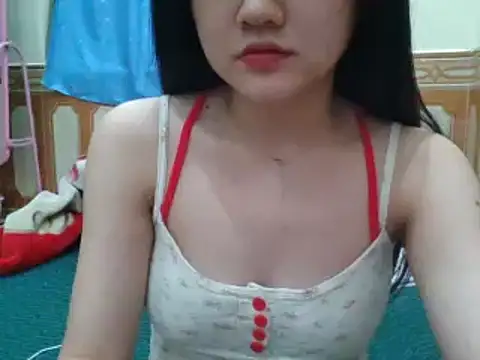 Snapshot of Yin-girl chatting on 12-30-24, 11:59 Yin-girl online show from 12-30-24, 11:59