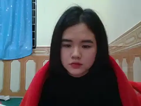 Snapshot of Yin-girl chatting on 01-01-25, 12:11 Yin-girl online show from 01-01-25, 12:11