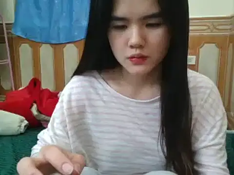 Snapshot of Yin-girl chatting on 01-03-25, 11:57 Yin-girl online show from 01-03-25, 11:57