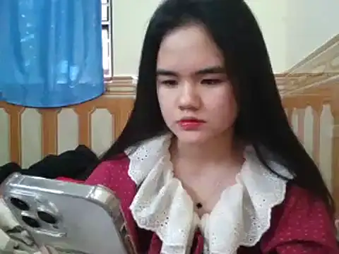 Snapshot of Yin-girl chatting on 01-04-25, 05:48 Yin-girl online show from 01-04-25, 05:48