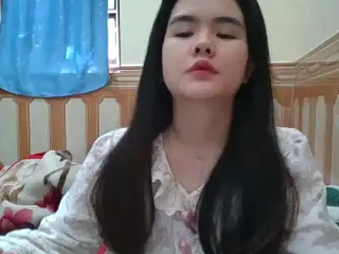 Snapshot of Yin-girl chatting on 01-05-25, 05:51 Yin-girl online show from 01-05-25, 05:51