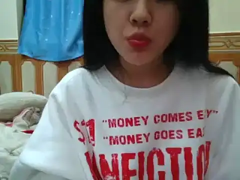 Snapshot of Yin-girl chatting on 02-03-25, 11:42 Yin-girl online show from 02-03-25, 11:42