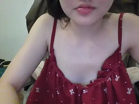 Snapshot of Yin-girl chatting on 09-15-25, 05:57 Yin-girl online show from 09-15-25, 05:57