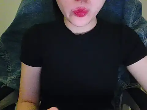 Snapshot of Yin-girl chatting on 09-20-25, 08:04 Yin-girl online show from 09-20-25, 08:04