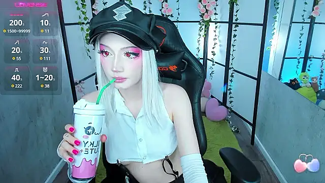 LilithLin online show from 12-06-24, 09:57