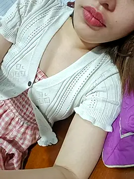 Snapshot of Wettpussyxx chatting on 10-31-25, 02:01 Wettpussyxx online show from 10-31-25, 02:01