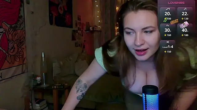 Snapshot of LisaCase chatting on 10-24-25, 05:09 LisaCase online show from 10-24-25, 05:09