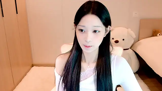 Snapshot of Xueb_J chatting on 12-04-24, 02:15 Xueb J online show from 12-04-24, 02:15