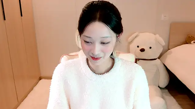 Snapshot of Xueb_J chatting on 12-12-24, 03:48 Xueb J online show from 12-12-24, 03:48