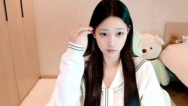 Snapshot of Xueb_J chatting on 01-18-25, 06:34 Xueb J online show from 01-18-25, 06:34