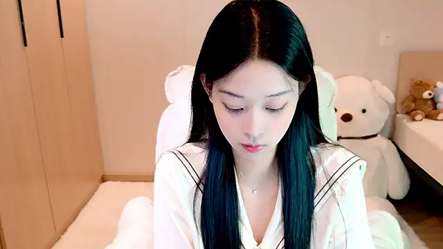 Snapshot of Xueb_J chatting on 01-23-25, 06:39 Xueb J online show from 01-23-25, 06:39