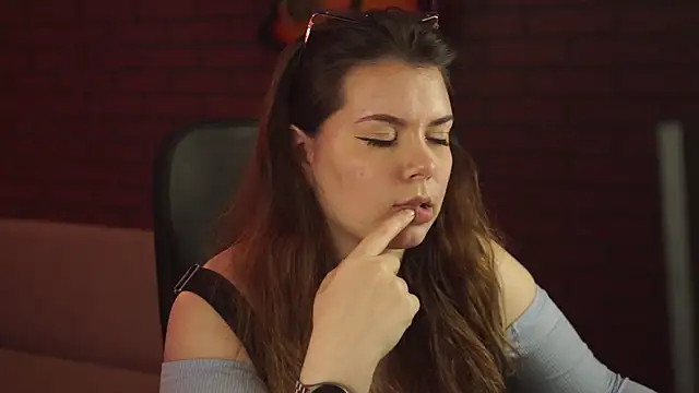 Snapshot of KeytSilvas chatting on 02-11-25, 02:35 KeytSilvas online show from 02-11-25, 02:35