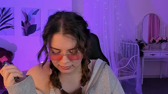 Snapshot of KeytSilvas chatting on 02-12-25, 09:01 KeytSilvas online show from 02-12-25, 09:01