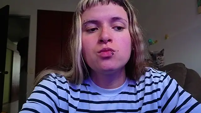 NEXT DOOR GIRL  online show from 03-05-26, 10:28