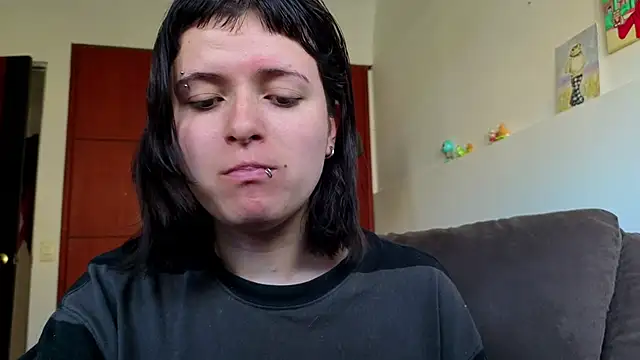 NEXT DOOR GIRL  online show from 04-12-26, 12:54