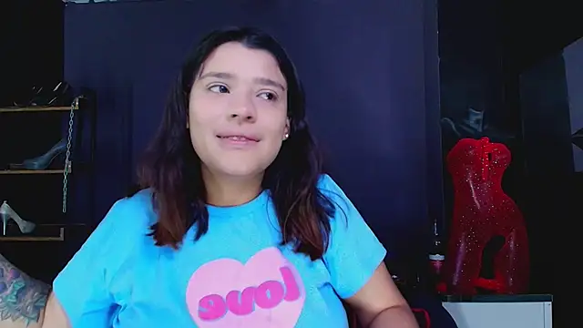 AvaLusty online show from 01-05-25, 01:15