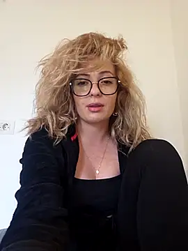 Selenna emma online show from 09-17-25, 11:34