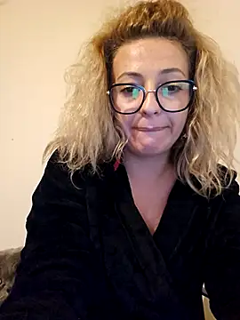 Selenna emma online show from 09-27-25, 05:07