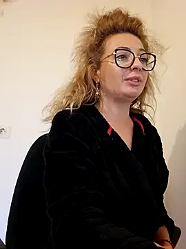 Selenna emma online show from 10-01-25, 01:39