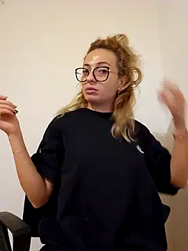 Selenna emma online show from 10-09-25, 08:40