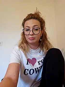 Selenna emma online show from 10-16-25, 02:07