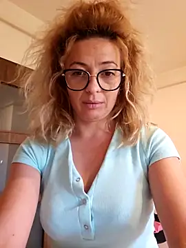 Selenna emma online show from 10-20-25, 02:39