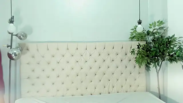 Briyit Doll online show from 12-24-24, 04:51