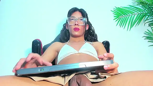 Briyit Doll online show from 02-01-25, 06:00