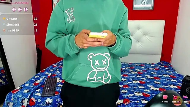  snopyy  online show from 01-21-25, 12:57