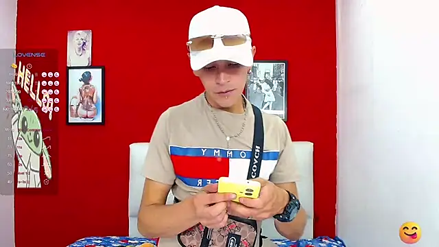  snopyy  online show from 01-22-25, 08:28