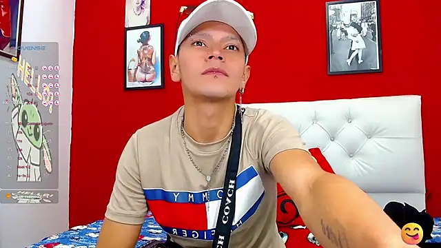  snopyy  online show from 01-22-25, 11:43