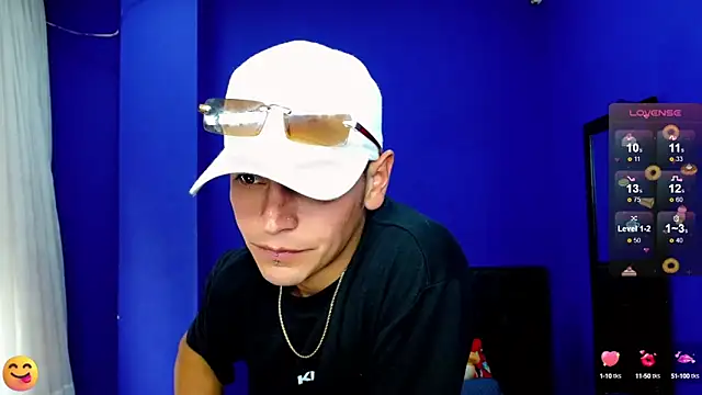  snopyy  online show from 02-04-25, 07:22