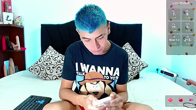  snopyy  online show from 10-24-25, 02:24