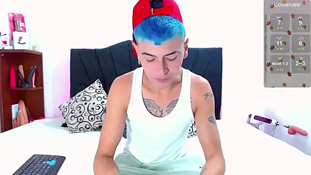  snopyy  online show from 10-27-25, 07:51