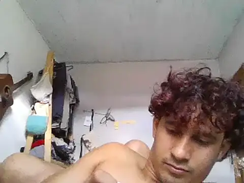 Snapshot of pedrodavid_ chatting on 02-05-25, 06:04 pedrodavid  online show from 02-05-25, 06:04