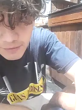 Snapshot of pedrodavid_ chatting on 09-19-25, 04:03 pedrodavid  online show from 09-19-25, 04:03