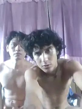 Snapshot of pedrodavid_ chatting on 11-03-25, 07:04 pedrodavid  online show from 11-03-25, 07:04