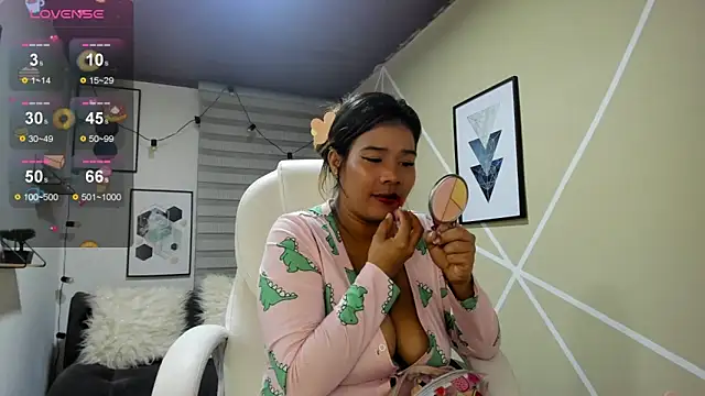 Enma  clark online show from 10-31-25, 03:29