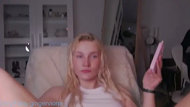 Snapshot of ginger_vi chatting on 12-22-24, 02:49 ginger vi online show from 12-22-24, 02:49