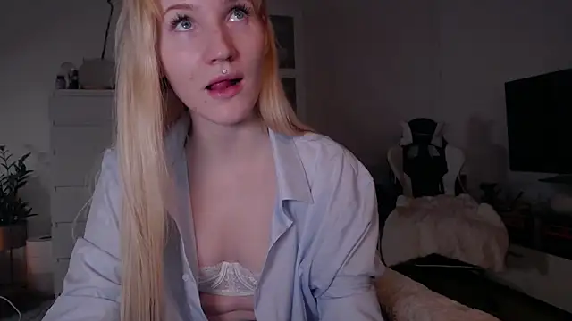 Snapshot of ginger_vi chatting on 02-02-25, 10:17 ginger vi online show from 02-02-25, 10:17