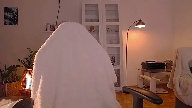 Snapshot of ginger_vi chatting on 03-01-25, 02:04 ginger vi online show from 03-01-25, 02:04