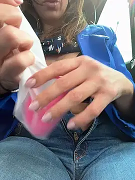 Snapshot of Deasquirty chatting on 03-11-26, 12:00 Deasquirty online show from 03-11-26, 12:00