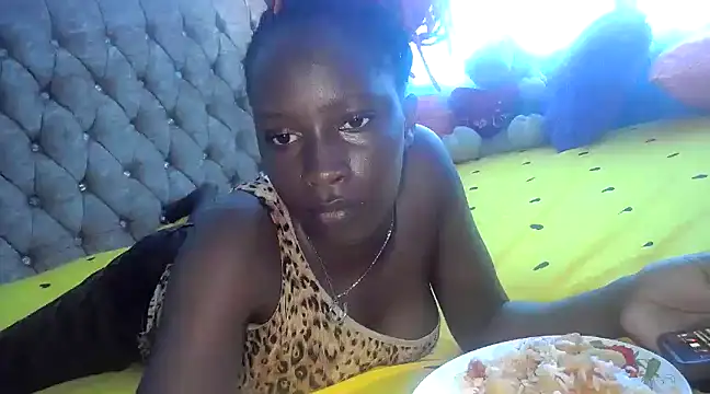 Snapshot of queen-goddess chatting on 12-13-24, 11:45 queen-goddess online show from 12-13-24, 11:45