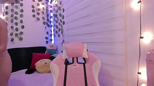 moonliiiight1 online show from 12-24-24, 12:33