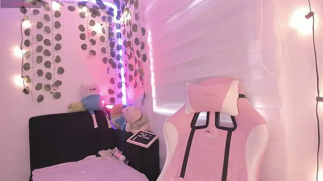 moonliiiight1 online show from 02-07-25, 09:15