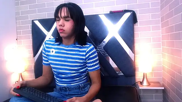 AndreaGil  online show from 02-18-25, 11:00