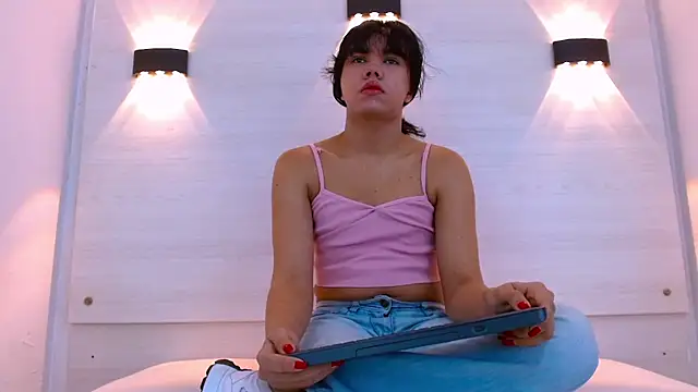 AndreaGil  online show from 12-15-25, 01:15