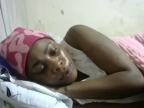 Snapshot of sweetgirlDora chatting on 10-04-25, 08:29 sweetgirlDora online show from 10-04-25, 08:29